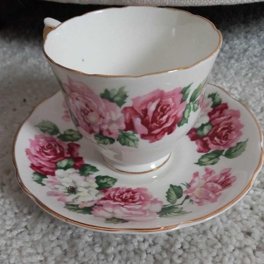 - VTG - Crown Staffordshire - Tea Cup and Saucer - Fine Bone China Made In…